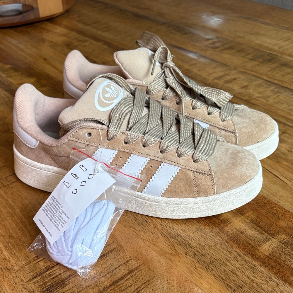 Adidas Tennis Shoes Tan color men’s size 7 women’s size 9